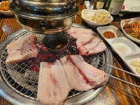 제주도 가지마라…논란 커지는 제주 고깃집 `비계 삼겹살`