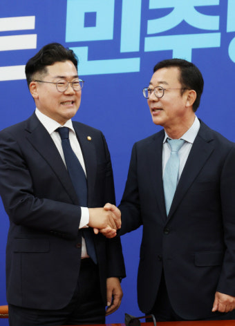 정무수석 만난 박찬대 민주 원내대표…채상병특검법 수용 촉구