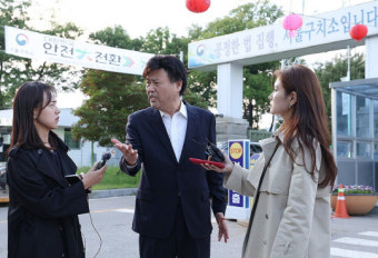 [속보] 풀려난 `이재명 측근` 김용 