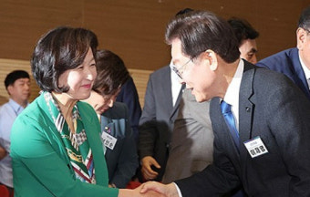 라디오 생방 중 