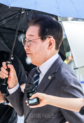 [포토] 법정 향하는 이재명 전 대표