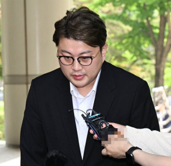 가수 김호중, 구치소 체류 연장…2025년 새해까지