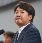 화끈한 선화로 바꾸고 술도 가져오자…이준석 유튜브 출연했다가 논란 되자 결국