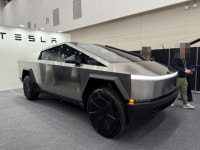 대구에 뜬 테슬라 사이버트럭에 관심 집중…SF만화같네