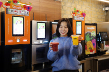 제이그룹과 에이덴, 첨단 원천 기술 보유한 `셀프형 과일 스무디 머신` 국내 공급