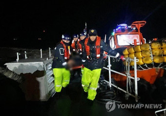 [속보] 여수 해역서 저인망 어선 침몰…3명 사망·7명 실종