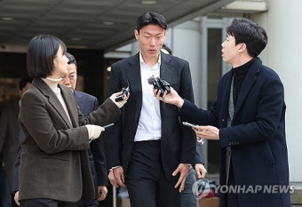 축구선수 황의조씨, 불법 촬영 혐의로 징역 1년 집행유예 판결 받아 혼란 빚나