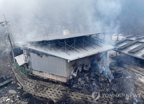 [속보] 경북 `괴물 산불` 사망자 16명으로…대피하다 차량사고 등 참변