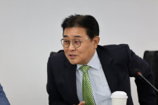 새민주 오광수 사퇴는 연막? 李대통령 로펌화한 민정수석실 보라
