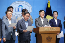 민주당 대표 경선 막판까지 선명성 경쟁…정청래 승기 굳히나