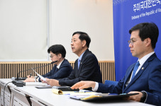 [속보] “농축산물 美측 압박 있었다…끈질긴 설명 끝에 추가 시장 개방 않아”