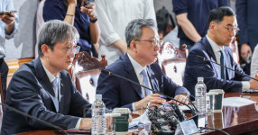 [포토] 은행장들과 간담회 갖는 이찬진 금감원장