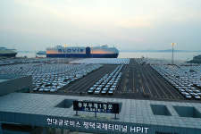 [단독] 현대글로비스 물류센터 찾아간 中 BYD…전기차 ‘오월동주’ 확대