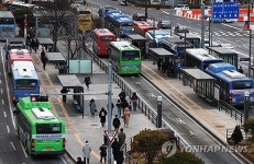 서울 시내버스 파업 예고에 비상수송대책…“지하철 막차 새벽 2시까지 연장”