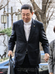 [포토] 13가지 의혹으로 수사 받는 김병기 의원