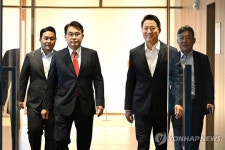 존재감 키우는 오세훈, 중진들과 연쇄 회동… ‘당 대표 폐지’도 논의