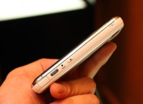 베일 벗은 T옴니아 만져보니…쓰기 쉬운 한국형 스마트폰