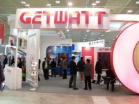 독자 기술로 태양에너지 산업 이끈다