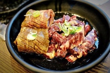 초저녁부터 문전성시...소문난 합정역 삼겹살맛집 가볼까?