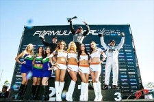 [포뮬러 D 5편] 한국타이어 모델 3명 인터뷰 “수동 운전은 기본 아녜요?”