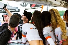 [포뮬러 D 5편] 한국타이어 모델 3명 인터뷰 “수동 운전은 기본 아녜요?”