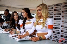 [포뮬러 D 5편] 한국타이어 모델 3명 인터뷰 “수동 운전은 기본 아녜요?”