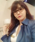 마리텔, 서유리 깊게 파인 블라우스+뿔테 안경 쓰고 글래머 인증 '섹시'