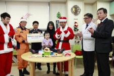 GS샵, `2016 몸짱소방관 달력` 기부금 전달