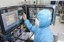 [미래기업 포커스]반도체 소재 업체 디엔에프, 플렉시블 OLED 소재로 사업 확대