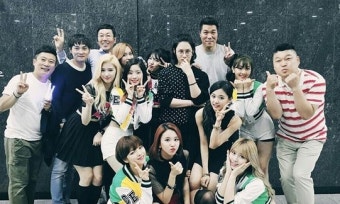 ‘아는형님’ 트와이스, ‘아는형님’ 멤버들과 귀요미 매력 발산 “샤샤샤”