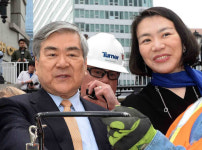 `오너 곳간` 한진칼, 조현아 前 부사장에 1억 배당