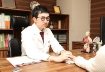 수족다한증, 여름철 방치하면 더욱 악화돼… 그 치료법은?