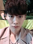 이종석, 분홍분홍한 옷 입고 미모 폭발 “내가 바로 MC맥락”