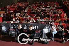 [ON포토] 타카히로&토사카 히로오미, 한국팬들과 추억을 남기고 싶어요