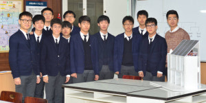 우리에게 `과학`이란? `즐거움`이죠 충주고 과학동아리 `ERS(감성적 로봇스터디)`