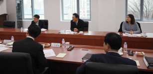 “환경산업 발전과 환경보건 안전관리에 힘 써 주세요”