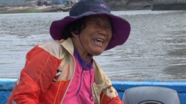 신의도 40년 뱃사공 할머니 다리 개통되면 생계 막막...