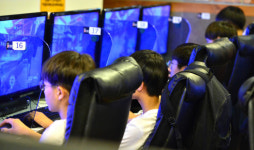 반갑다! 배그·스타 신작 게임에 PC방 활기