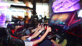 아케이드 VR 게임 칸막이 높일 수 있다