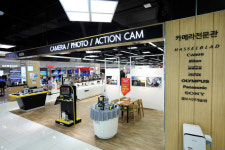 [마켓 트렌드]롯데하이마트 김포공항점, 카메라 메카 꿈꾼다