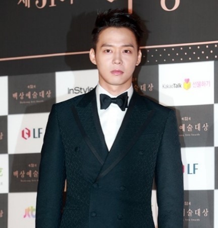 박유천, 일본 활동으로 은퇴 번복! 후쿠오카서 밝은 미소와 동생과 함께 빛나는 일상 공개