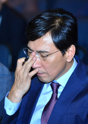 민주, 성폭행 의혹 안희정 제명
