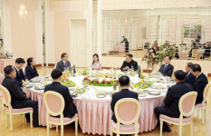 대북특사단, 김정은과 4시간12분 회동…靑 