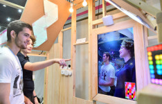 LED & OLED 엑스포 2018, 루멘스 70인치 마이크로 LED 디스플레이