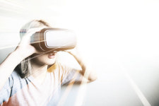 [2019 신년기획] VR·AR 산업 성장 가로막는 규제, 채산성 없는 시장... 새해 정부차원 논의 기대
