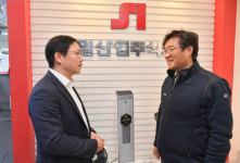 [데스크가 만났습니다]정윤석 신일산업 대표