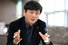 [인터뷰]김봉규 NH디지털혁신캠퍼스 센터장 립스틱 디지털 걷어낸 디지털 휴먼뱅크 구축