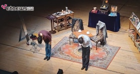 영화 기생충과 데칼코마니, 연극 흑백다방