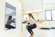 길어지는 집콕에 홈트·홈런·홈콘 신산업 투자 러시