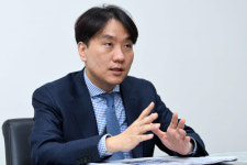 이형주 금융위원회 금융혁신기획단장 카카오페이·토스, 대주주 요건 보완지시...인가 순위경쟁보다 내실 다져야